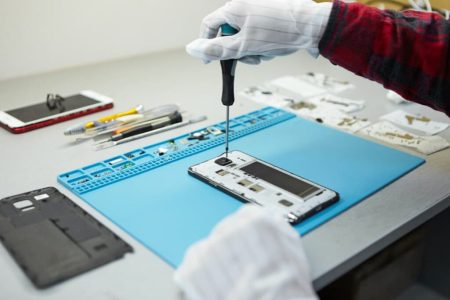 Can you repair a smartphone?