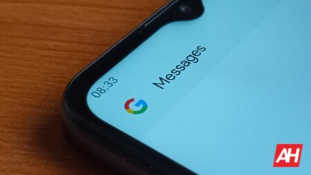 Google Messages Adds Chat Themes to Standard SMS Conversations